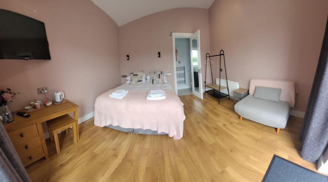 Stoneyford Luxurious Cabins Екстериор снимка